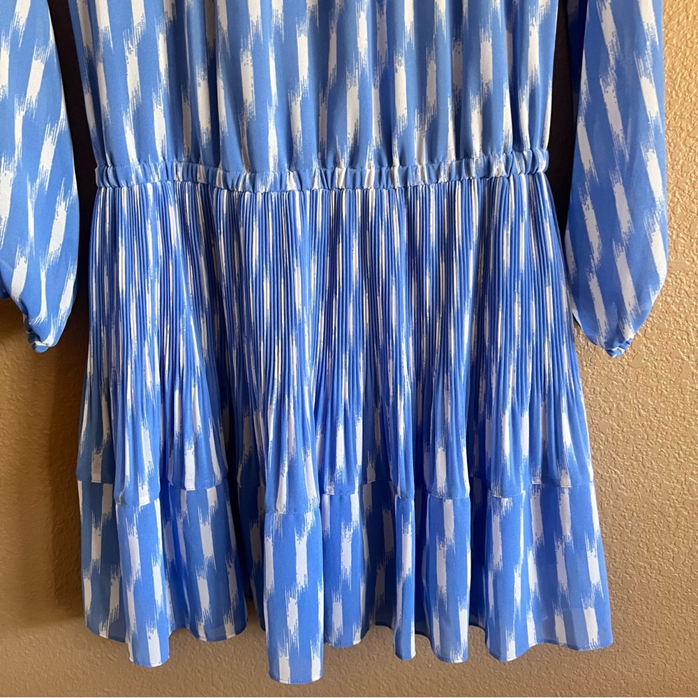 Michael Kors Blue and White Pleated Mini Dress Size Medium - Picture 4 of 10